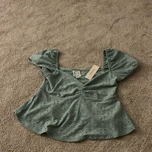 Cute Francesca’s short sleeve top
